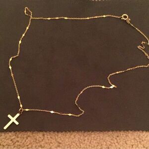 Simple Elegant Gold Cross Necklace